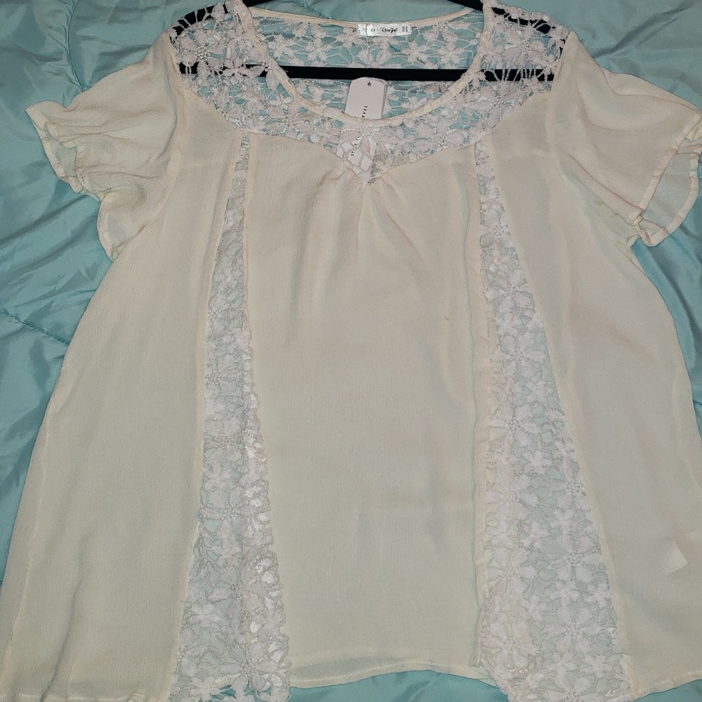 Women's plus size top